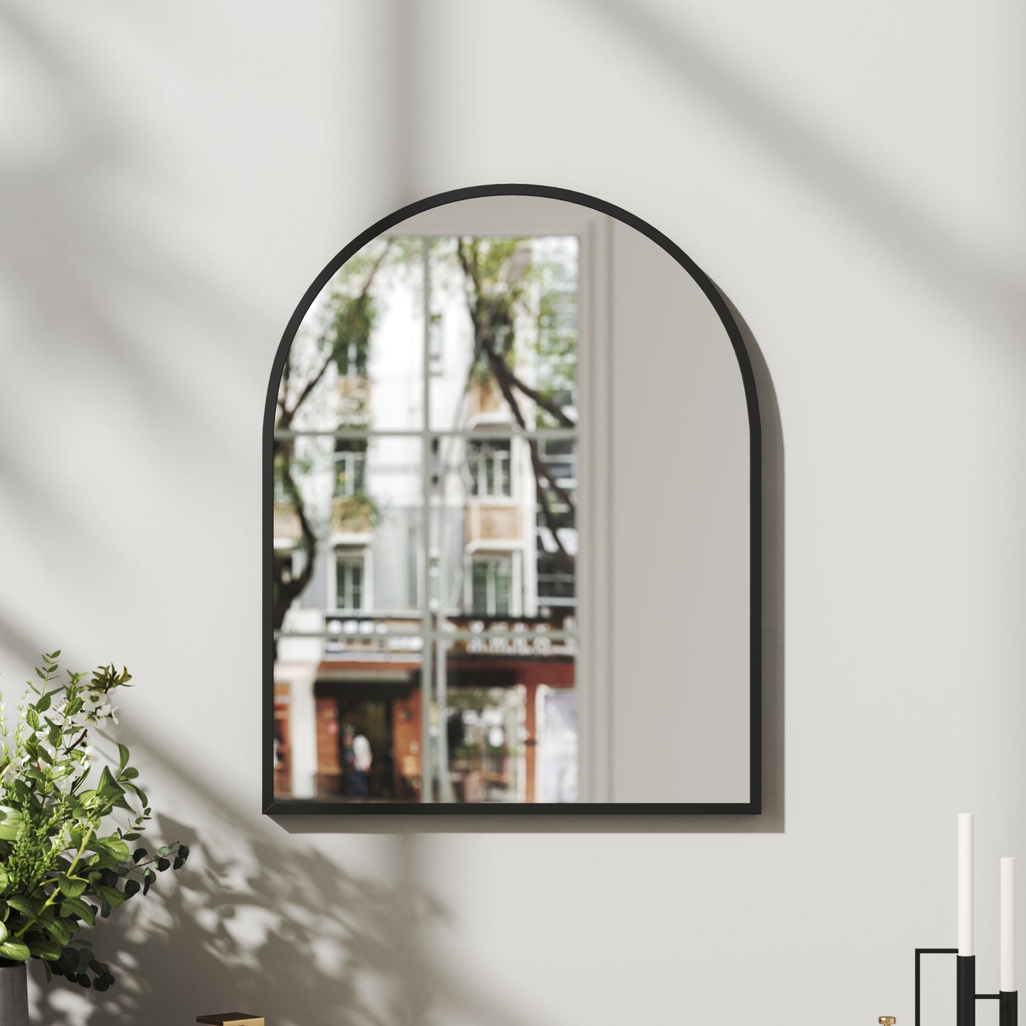 Arched Wall Mirror in Black Aluminum Alloy Frame